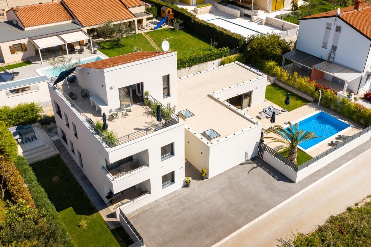 Belvedere Holidays Novigrad Istria Buitenkant foto